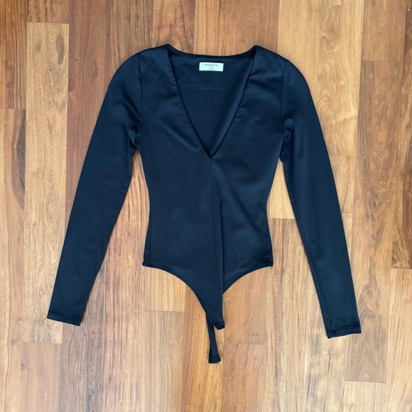 Aritzia Black Long Sleeve V-neck Bodysuit - Picture 1 of 4